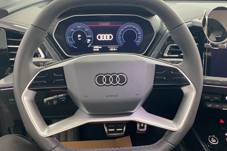 Used Audi Q4 e-tron 2024 40 e-tron Boundary Edition Steering Wheel