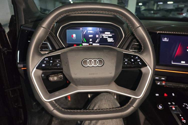 Used Audi Q4 e-tron 2024 40 e-tron Boundary Edition in Midnight Blue Steering Wheel