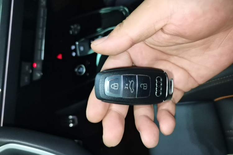 Used Audi Q4 e-tron 2024 50 e-tron quattro Creation Edition Midnight Vehicle Key