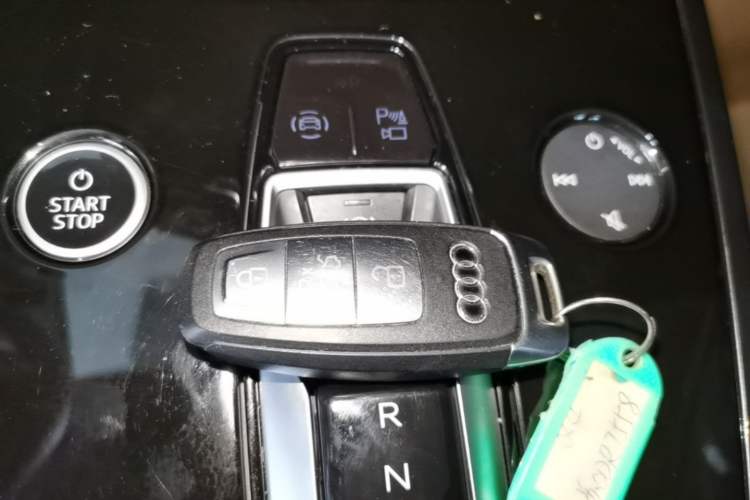 Used Audi Q4 e-tron 2024 40 e-tron Boundary Edition Vehicle Key