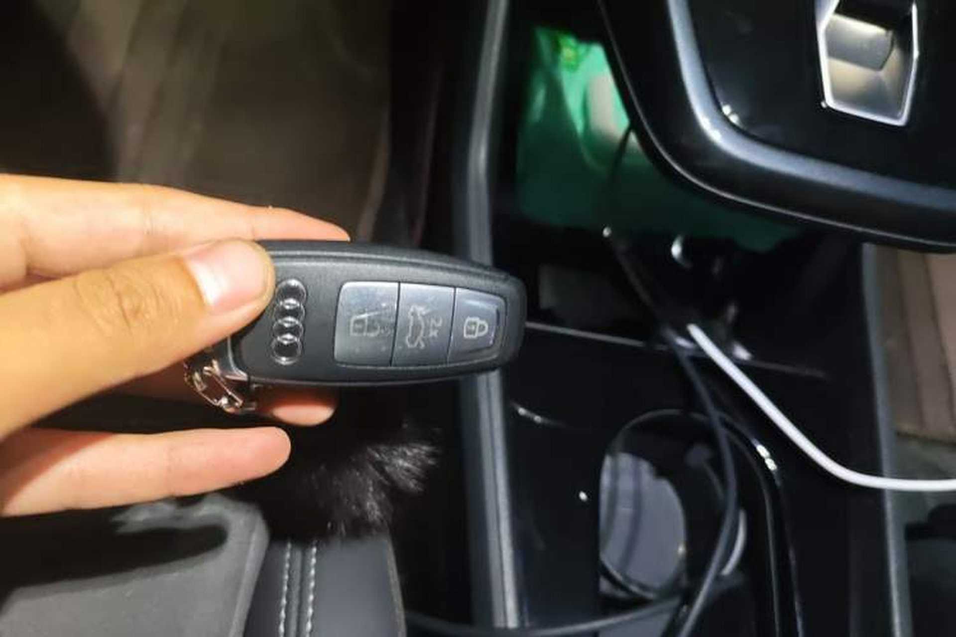 Used Audi Q4 e-tron 2024 40 e-tron Boundary Edition in Midnight Blue Vehicle Key