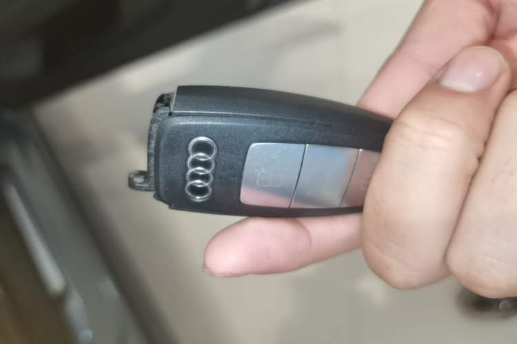 Used Audi Q4 e-tron 2024 50 e-tron quattro Creation Edition Midnight Vehicle Key