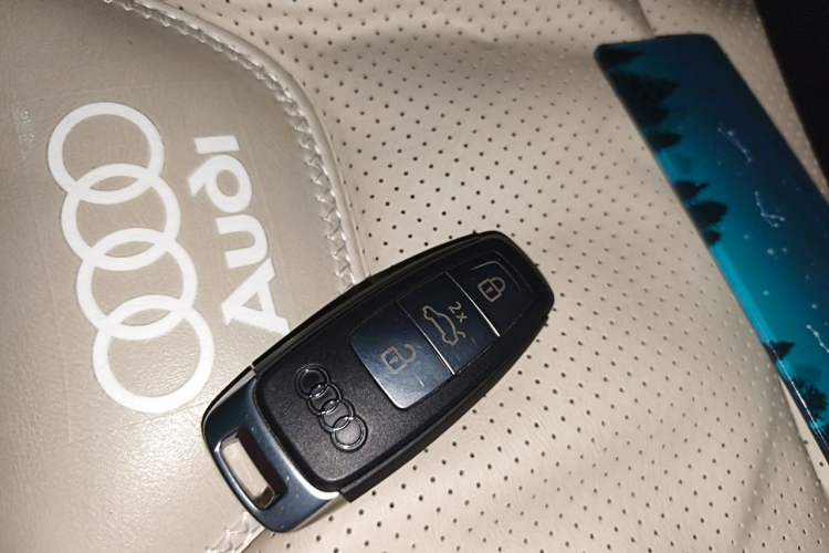 Used Audi Q4 e-tron 2024 40 e-tron Boundary Edition Vehicle Key
