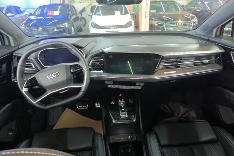 Used Audi Q4 e-tron 2024 40 e-tron Boundary Edition Center Console