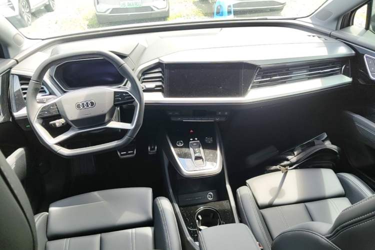 Used Audi Q4 e-tron 2024 40 e-tron Adventure Edition Center Console