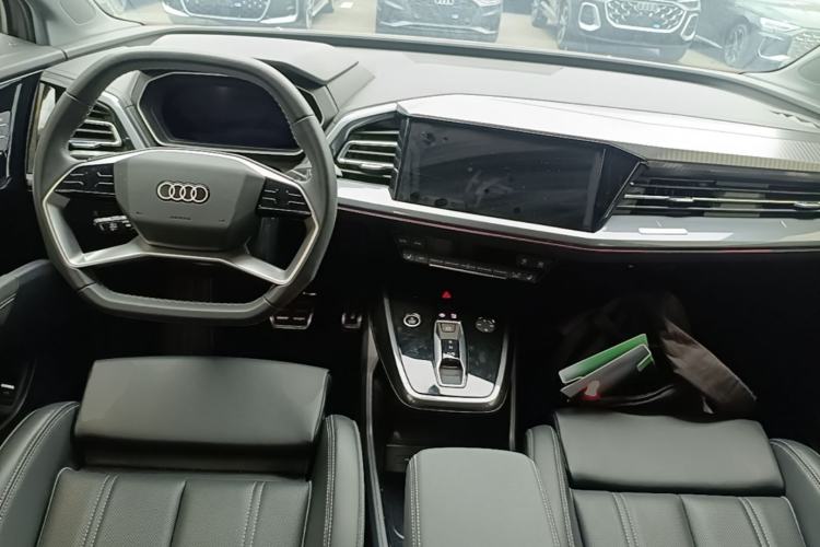 Used Audi Q4 e-tron 2024 40 e-tron Boundary Edition Center Console