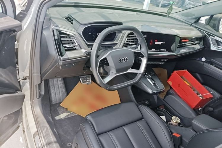 Used Audi Q4 e-tron 2024 40 e-tron Boundary Edition Center Console