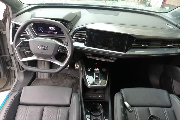 Used Audi Q4 e-tron 2024 40 e-tron Boundary Edition Center Console