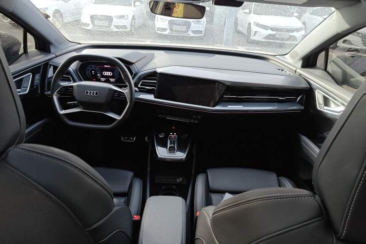 Used Audi Q4 e-tron 2024 40 e-tron Boundary Edition Center Console