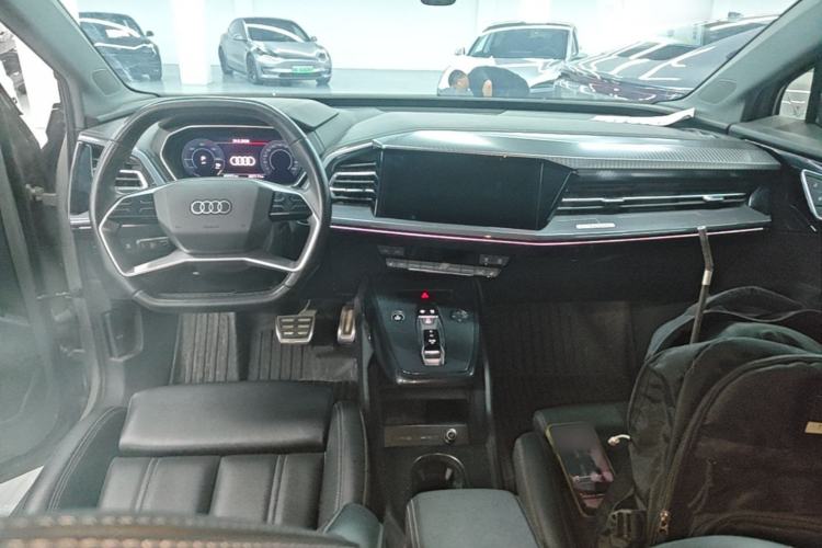Used Audi Q4 e-tron 2024 40 e-tron Boundary Edition Center Console