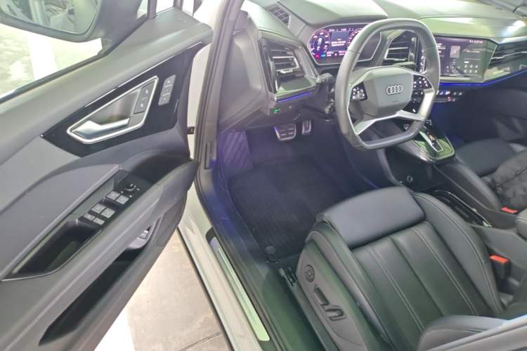 Used Audi Q4 e-tron 2024 40 e-tron Boundary Edition Driver Seat