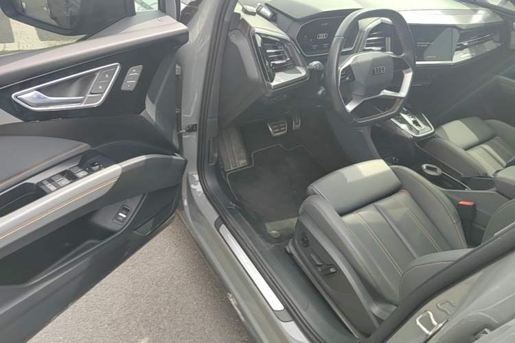 Used Audi Q4 e-tron 2024 40 e-tron Boundary Edition Driver Seat