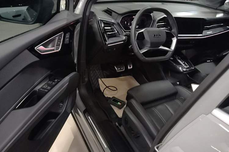 Used Audi Q4 e-tron 2024 40 e-tron Boundary Edition Driver Seat