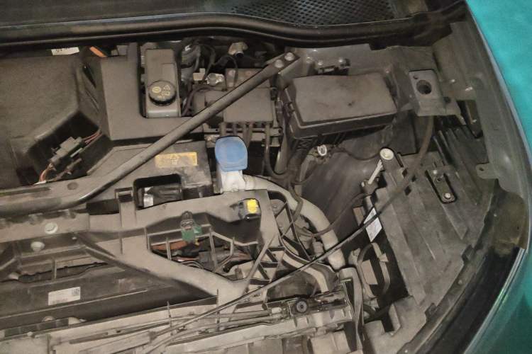 Used Audi Q4 e-tron 2024 50 e-tron quattro Creation Edition Midnight Engine Bay Left