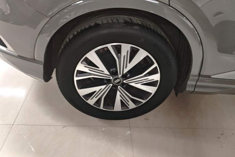 Used Audi Q4 e-tron 2024 40 e-tron Adventure Edition Exterior 5