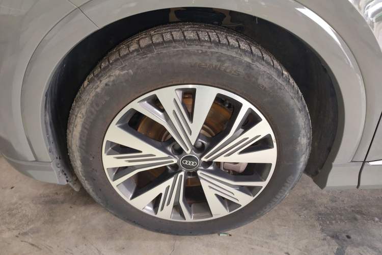 Used Audi Q4 e-tron 2024 40 e-tron Adventure Edition Exterior 7