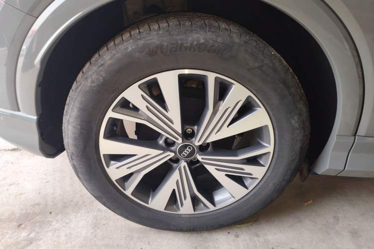 Used Audi Q4 e-tron 2024 40 e-tron Adventure Edition Exterior 8