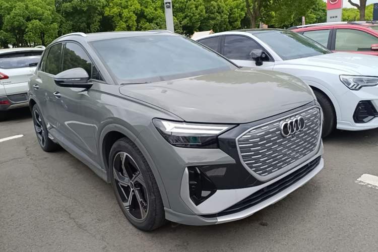 Used Audi Q4 e-tron 2024 40 e-tron Boundary Edition Front Right 45 Deg