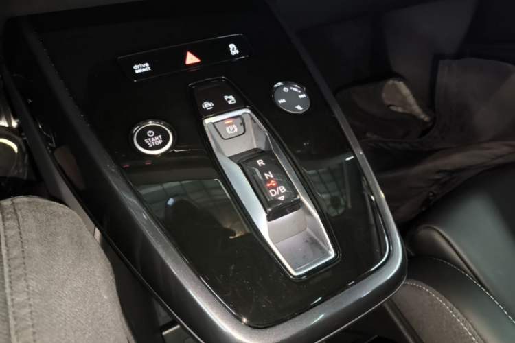 Used Audi Q4 e-tron 2024 40 e-tron Boundary Edition Gear Lever