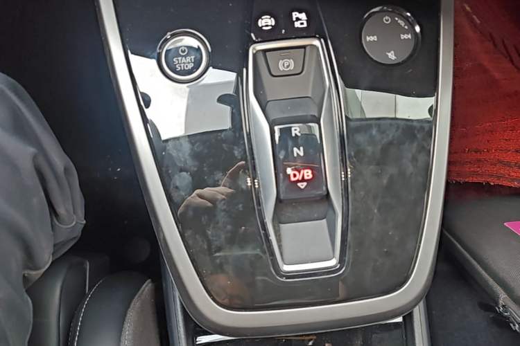 Used Audi Q4 e-tron 2024 40 e-tron Adventure Edition Gear Lever