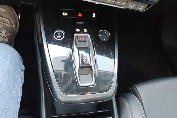 Used Audi Q4 e-tron 2024 40 e-tron Boundary Edition Gear Lever