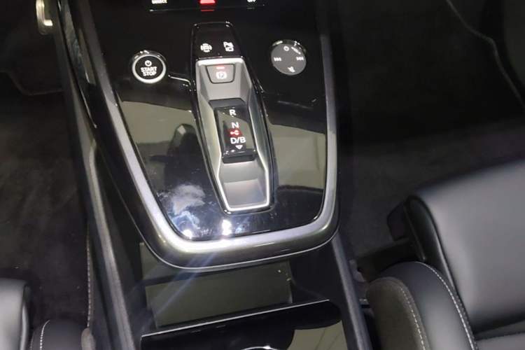 Used Audi Q4 e-tron 2024 40 e-tron Boundary Edition Gear Lever
