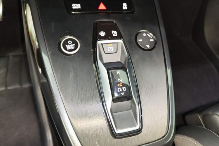 Used Audi Q4 e-tron 2024 40 e-tron Boundary Edition Gear Lever