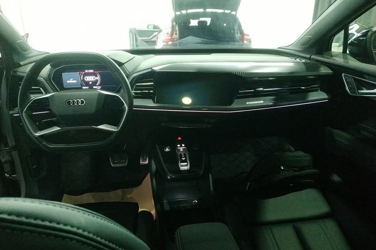 Used Audi Q4 e-tron 2024 50 e-tron quattro Creation Edition Midnight Interior 2