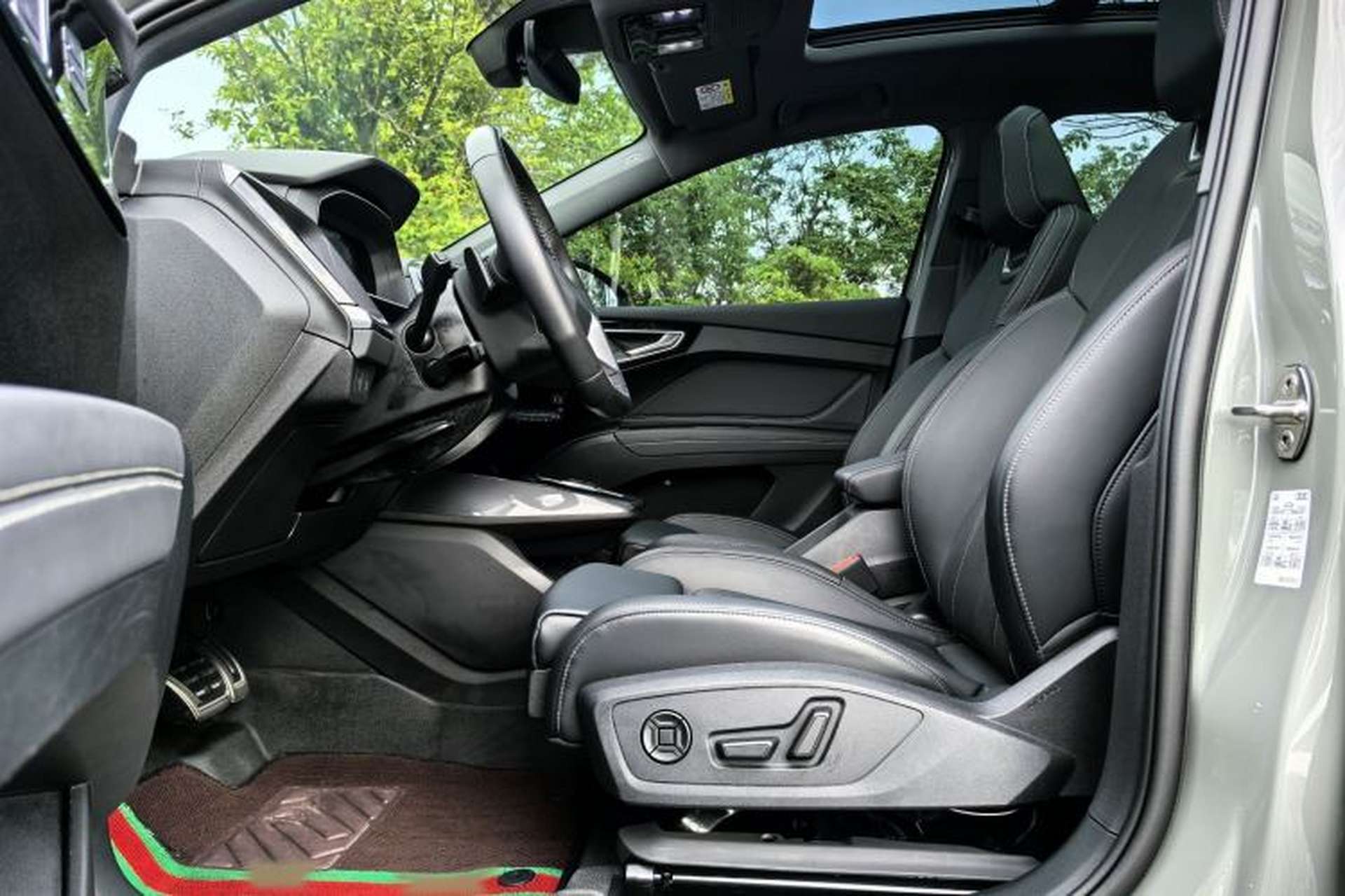 Used Audi Q4 e-tron 2024 40 e-tron Boundary Edition Interior 2