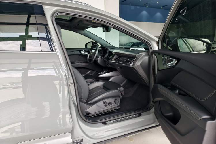 Used Audi Q4 e-tron 2024 40 e-tron Boundary Edition Interior 3