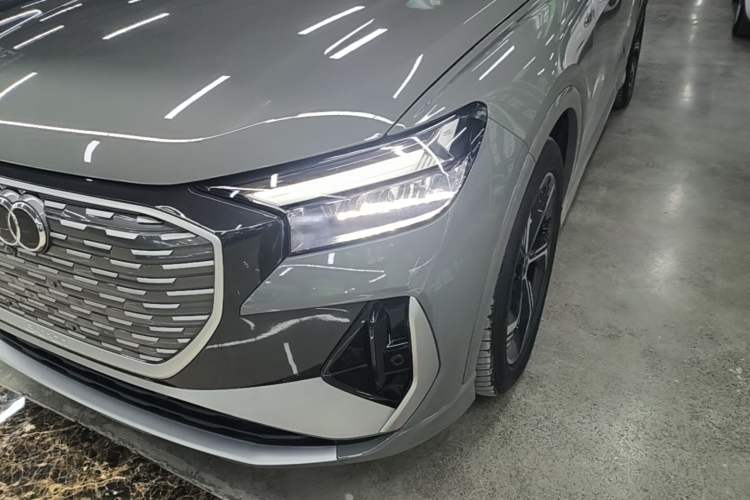 Used Audi Q4 e-tron 2024 40 e-tron Boundary Edition Left Front Headlight