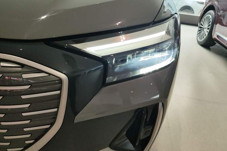 Used Audi Q4 e-tron 2024 40 e-tron Boundary Edition Left Front Headlight
