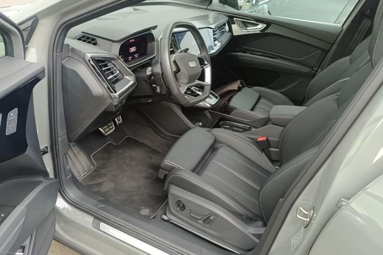 Used Audi Q4 e-tron 2024 50 e-tron quattro Creation Edition Midnight Left Front Seat