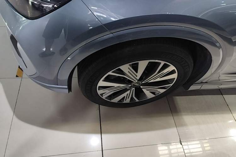 Used Audi Q4 e-tron 2024 40 e-tron Adventure Edition Left Front Wheel Hub