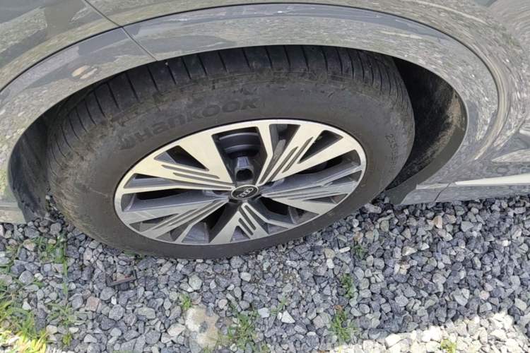 Used Audi Q4 e-tron 2024 40 e-tron Adventure Edition Left Front Wheel Hub