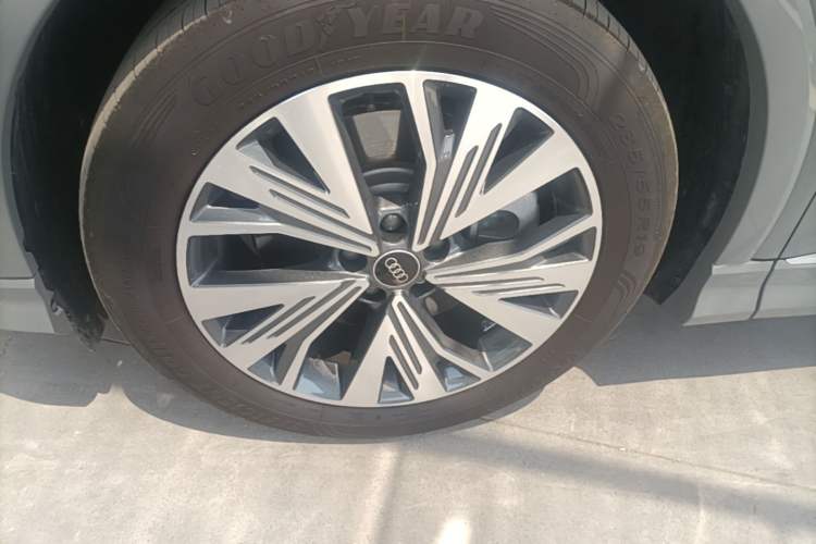 Used Audi Q4 e-tron 2024 40 e-tron Adventure Edition Left Front Wheel Hub