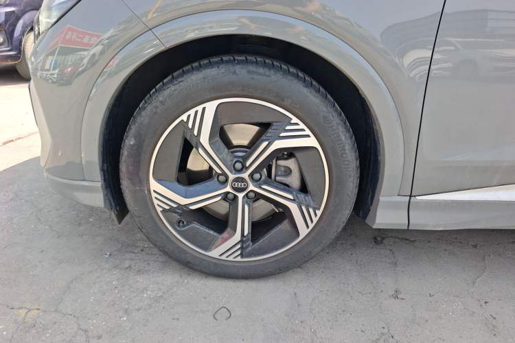 Used Audi Q4 e-tron 2024 40 e-tron Boundary Edition Left Front Wheel Hub