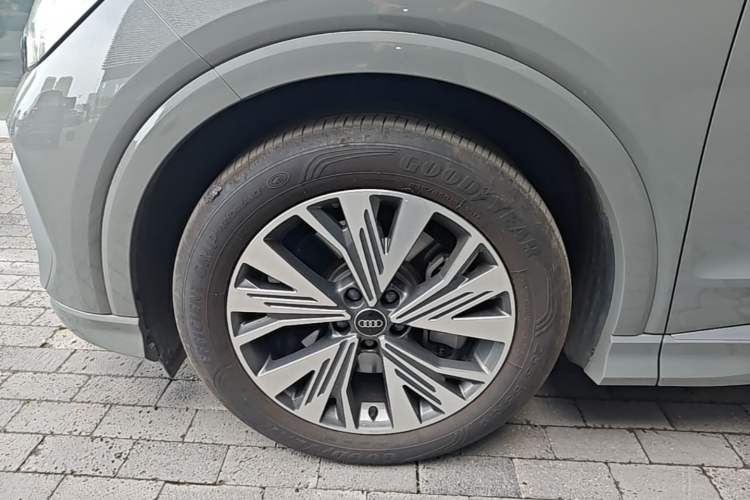 Used Audi Q4 e-tron 2024 40 e-tron Adventure Edition Left Front Wheel Hub