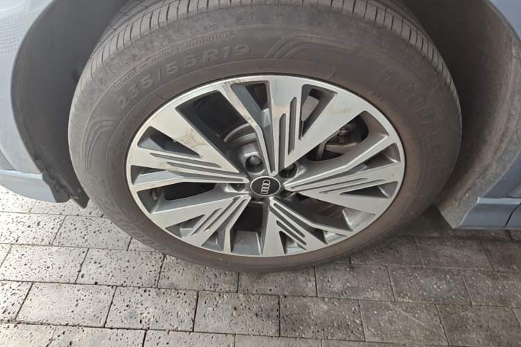 Used Audi Q4 e-tron 2024 40 e-tron Adventure Edition Left Front Wheel Hub