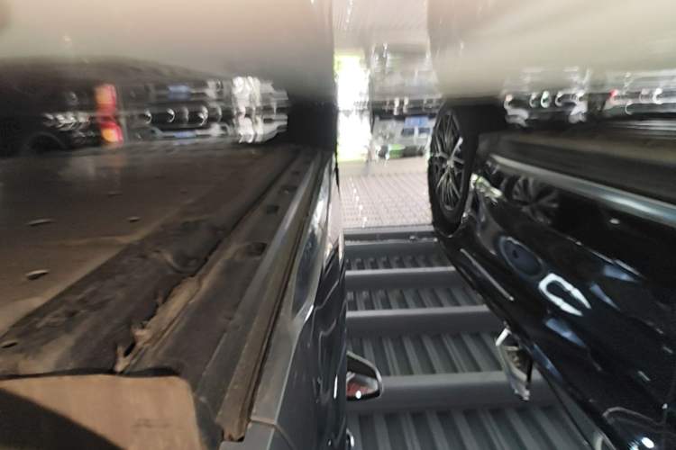 Used Audi Q4 e-tron 2024 40 e-tron Adventure Edition Left Side Sill