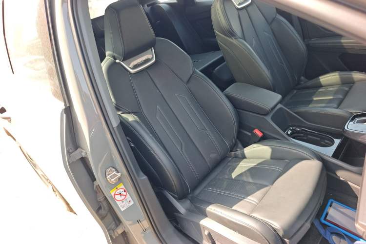 Used Audi Q4 e-tron 2024 40 e-tron Boundary Edition Right Front Seat