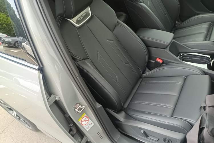 Used Audi Q4 e-tron 2024 50 e-tron quattro Creation Edition Midnight Right Front Seat