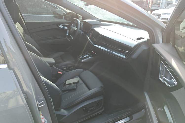 Used Audi Q4 e-tron 2024 40 e-tron Boundary Edition Right Front Seat