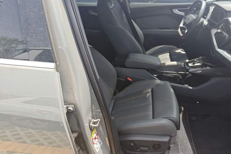 Used Audi Q4 e-tron 2024 40 e-tron Boundary Edition Right Front Seat