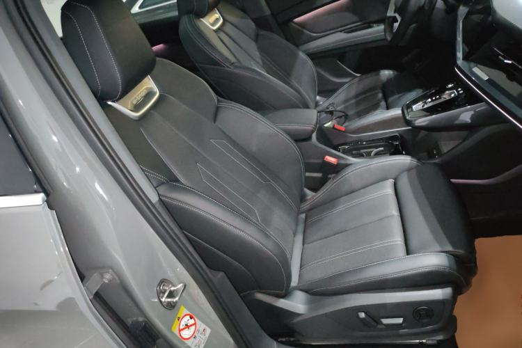 Used Audi Q4 e-tron 2024 40 e-tron Boundary Edition Right Front Seat