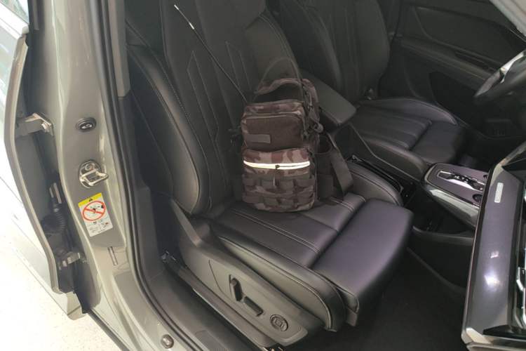 Used Audi Q4 e-tron 2024 40 e-tron Boundary Edition Right Front Seat