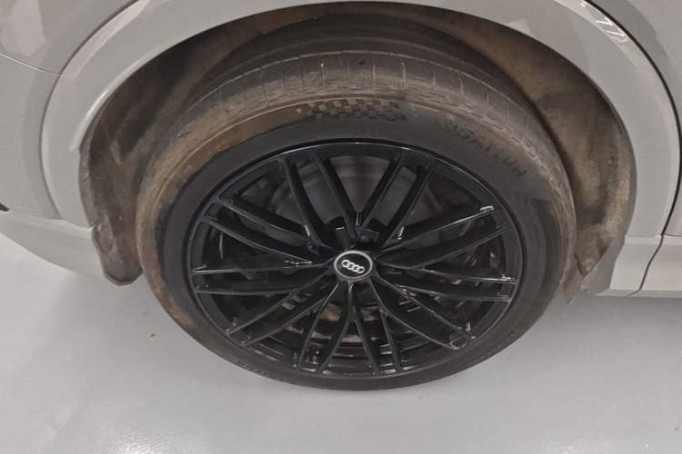 Used Audi Q4 e-tron 2024 40 e-tron Boundary Edition Right Rear Wheel Hub