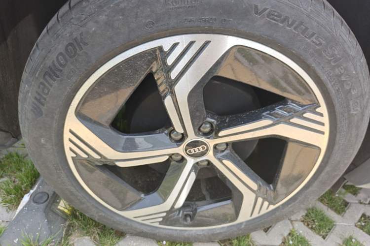 Used Audi Q4 e-tron 2024 40 e-tron Boundary Edition Right Rear Wheel Hub