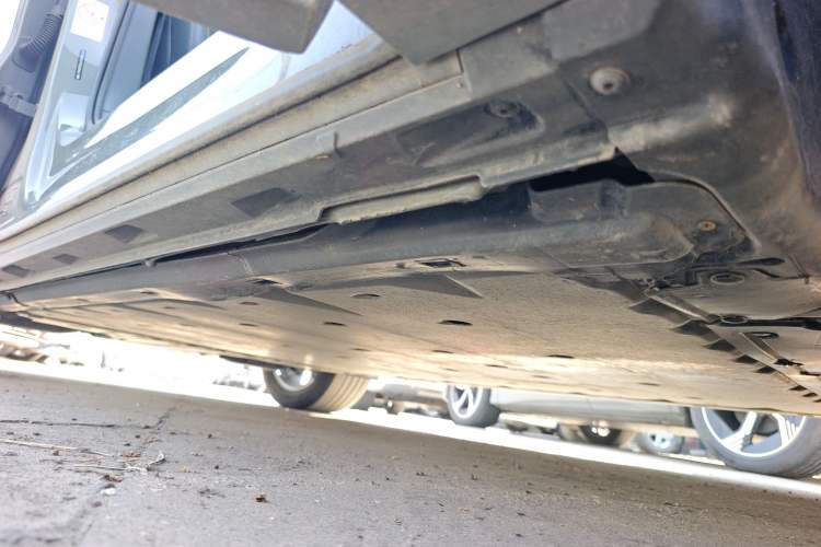 Used Audi Q4 e-tron 2024 40 e-tron Adventure Edition Right Side Sill
