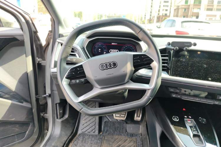 Used Audi Q4 e-tron 2024 40 e-tron Boundary Edition Steering Wheel